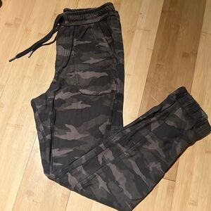 Athleta Camo Farallon Jogger